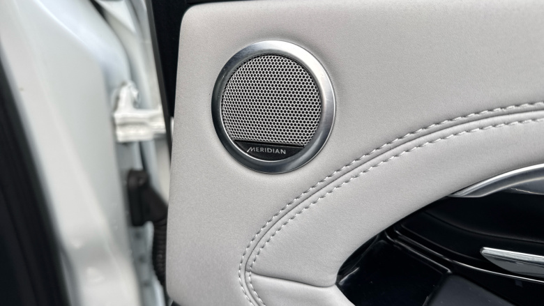 Land Rover Range Rover Evoque 2.0 D200 R-Dynamic SE 5dr Auto Diesel Hatchback